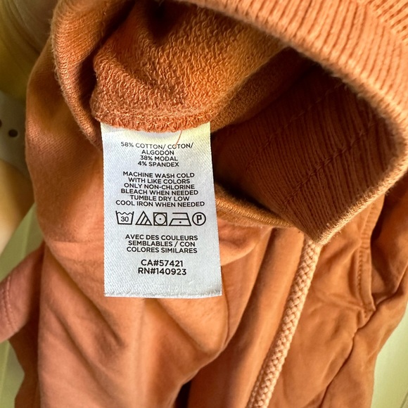 Lou & Grey Supersoft Shorts (Women’s M) - Picture 4 of 4